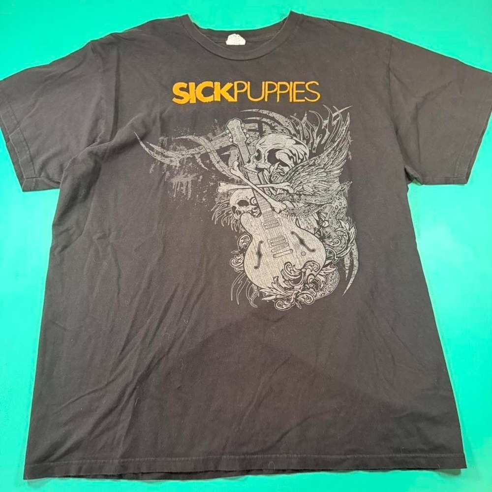Sick Puppies band tee 2010s sick puppies band tour t shirt band tour merch XL